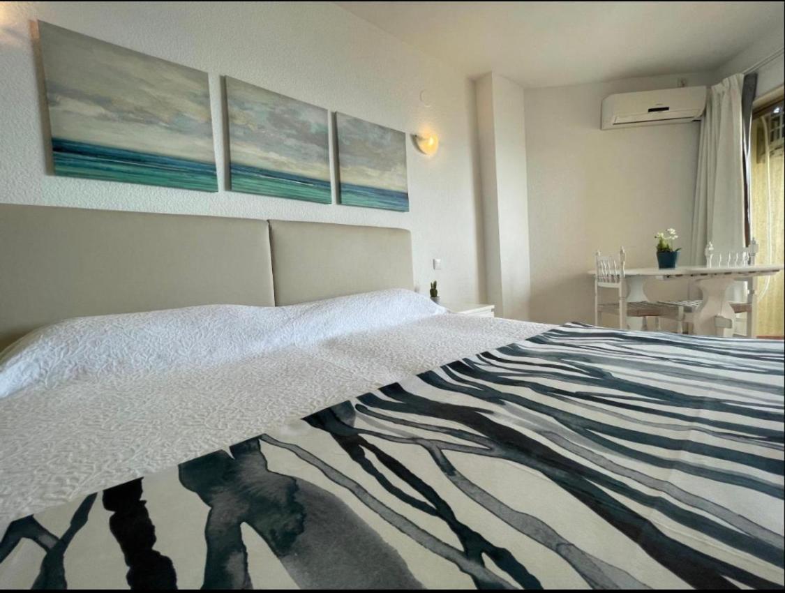 Apartahotel Chinasol Con Parking Y Desayuno Almuñécar Kültér fotó