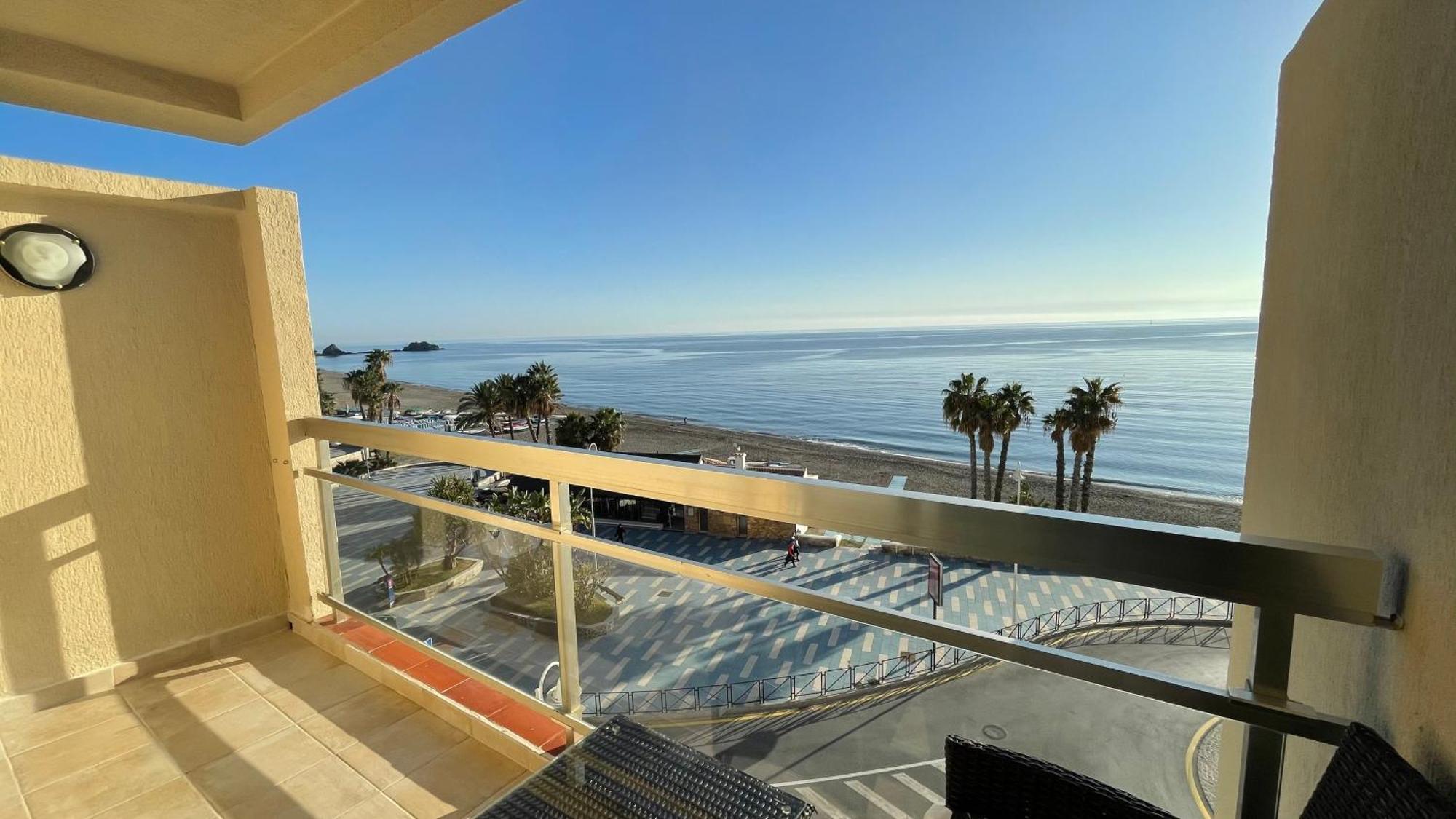 Apartahotel Chinasol Con Parking Y Desayuno Almuñécar Kültér fotó