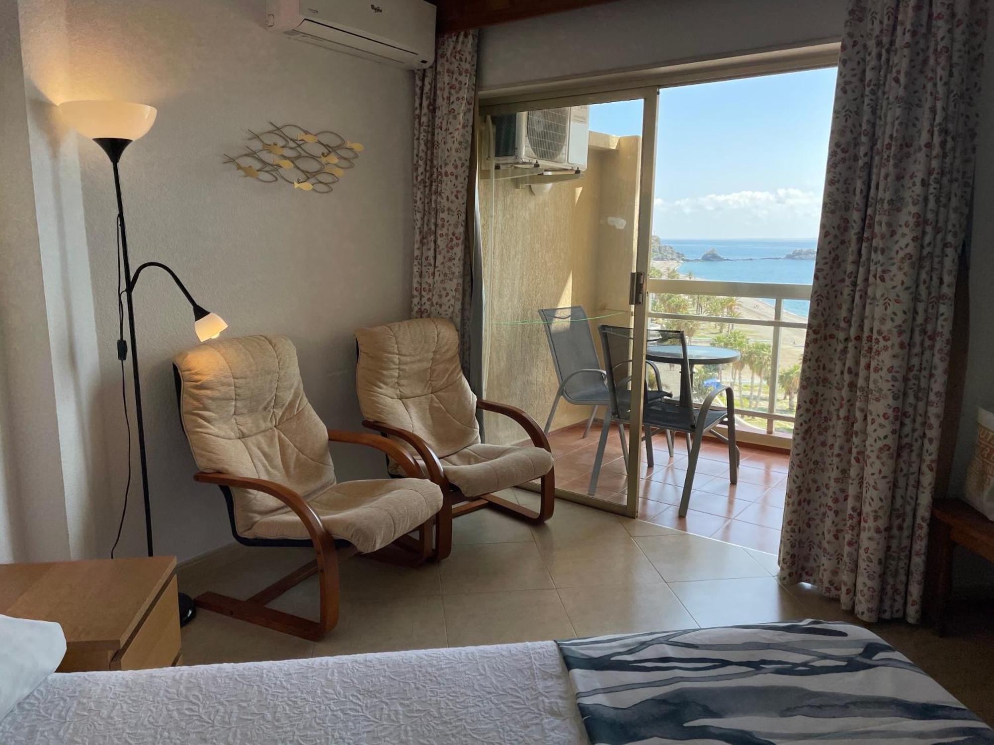 Apartahotel Chinasol Con Parking Y Desayuno Almuñécar Kültér fotó
