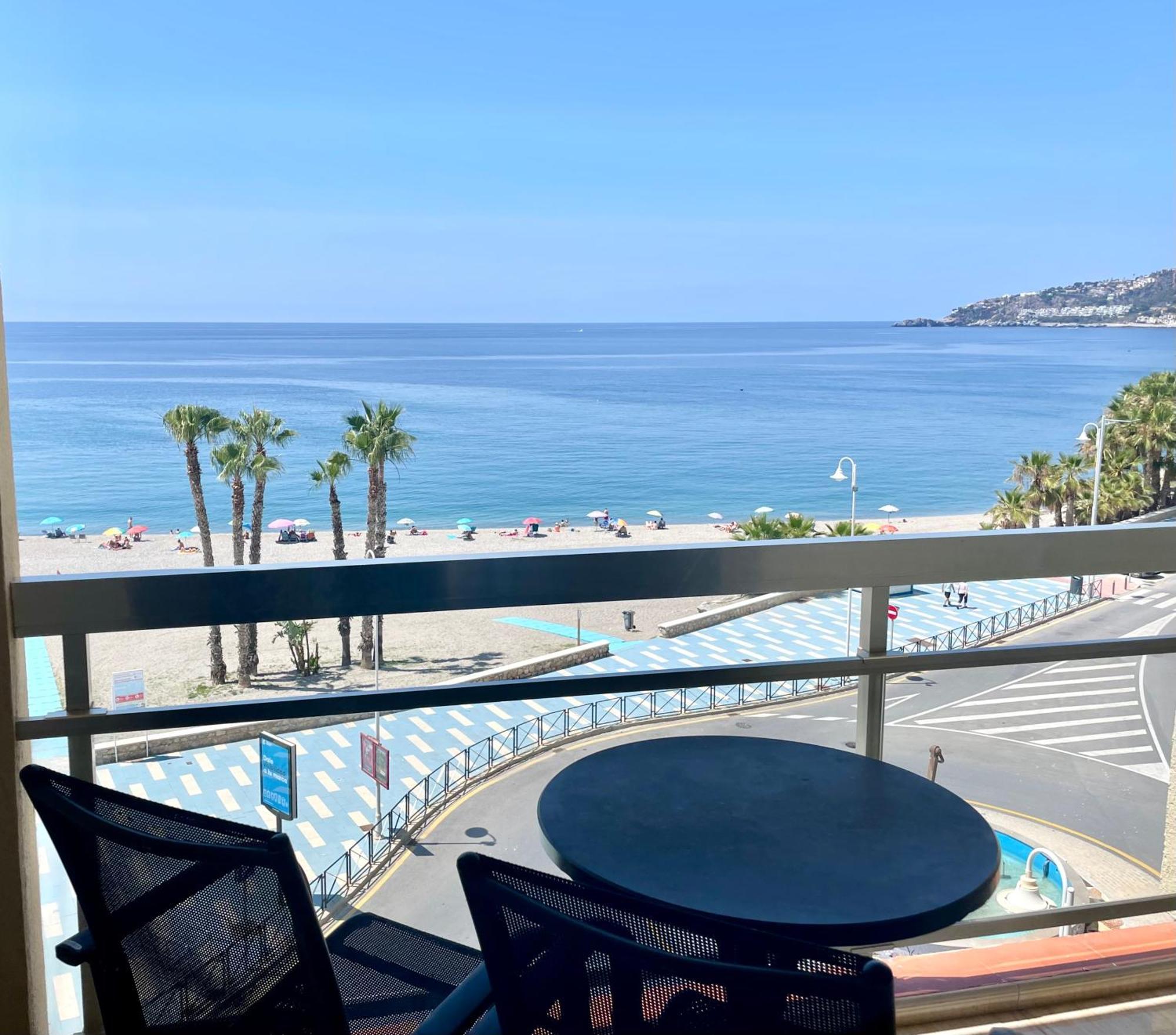 Apartahotel Chinasol Con Parking Y Desayuno Almuñécar Kültér fotó